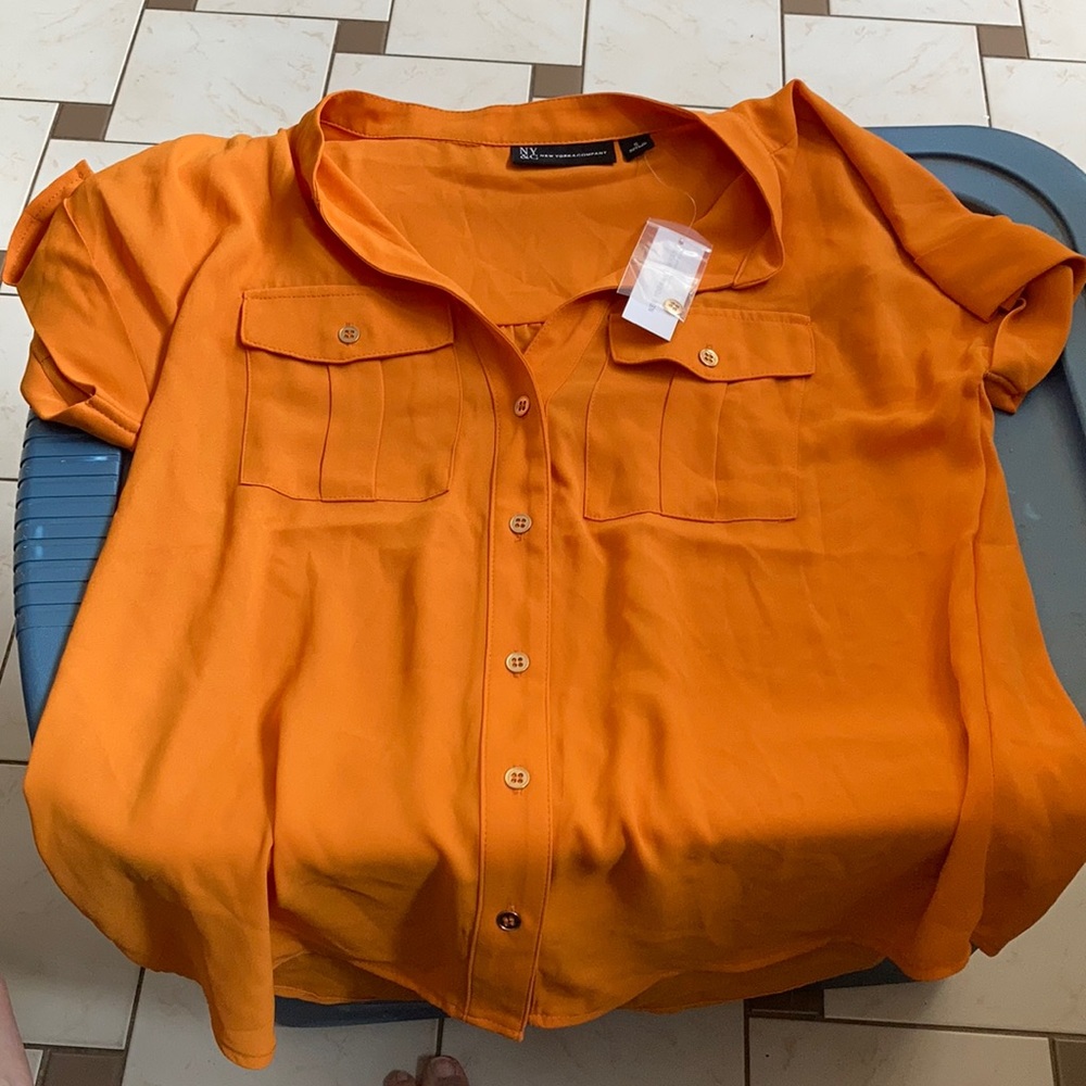 Brand new New York and company blouse